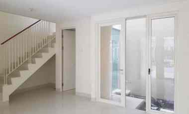 dijual rumah pakuwon city