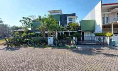 dijual rumah pakuwon city
