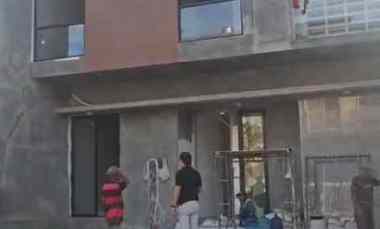 Rumah Baru Hadap Timur Pakuwon City dekat Pakuwon City Mall, UWM, ITS