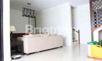 Rumah Pakuwon City Westwood Surabaya Furnish dan Masih Terawat