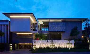 Pakuwon Indah Rumah Minimalis Modern Kolam Renang Bisa Kpr Bank