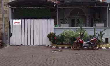 Rumah Siap Huni di Palm Spring Regency, Jambangan Strategis Code DVO