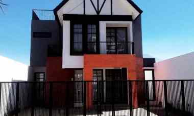 Dijual Villa Estetik Plus Kolam Renang Lokasi Panderman Kota Batu