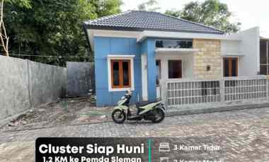 1 km ke Pemda Sleman Cluster 4 Unit di jl. Magelang km 10, Sleman