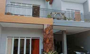 Dijual Cepat Rumah Kokoh Terawat 2 Lantai Super Strategis di Panghegar