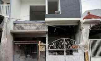 Minimalis 2 Lantai One Gate Pantai Mentari dekat Kenjeran, Pakuwon Cit