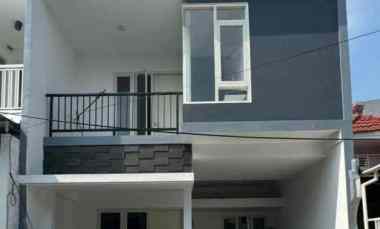 Rumah Pantai Mentari dekat Kenjeran, Lantai Granit 60x60