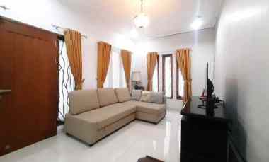 Rumah Nyaman di Komplek Elit Geger Kalong Permai SHM, 1,5 Lantai, Lo