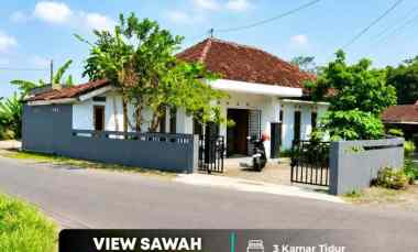Rumah Hook Tepi Aspal View Sawah Area Adem di Palagan km 10 1 km ke P