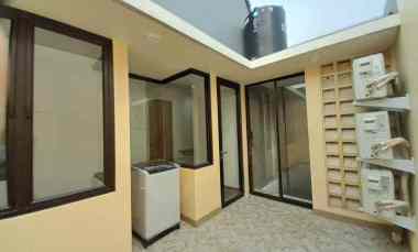 Brand New House 2Lt SHM Strategis di Pasar Minggu