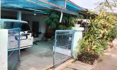 Rumah Masuk 1 Mobil Area Gedong Pasar Rebo, 350 meter ke Jln TB Simatu