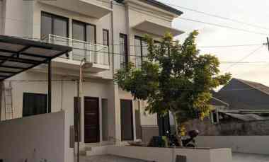 Rumah Mewah Baru Siap Huni Dua Lantai di Pedurungan Semarang