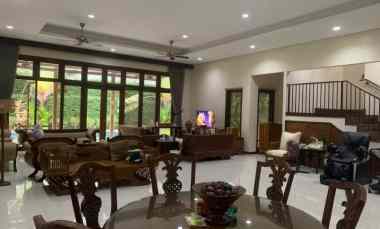 Dijual Rumah Mewah dengan Swimming Pool di Area Pejaten, Ragunan