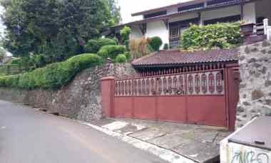 Dijual Rumah dengan Tanah yang Luas di Pejaten Timur, Pasar Minggu