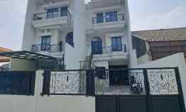 Dijual Rumah 3 Lantai di Pejaten - Pasar Minggu, Jakarta Selatan