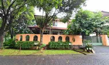 Rumah Megah di Pondok Indah