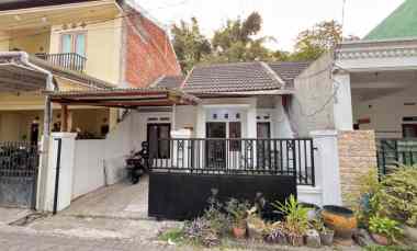 Dijual Murah Rumah Cantik 1.5 Lantai Siap Huni Full Furnish Perumahan