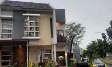dijual rumah perumahan grand wisata