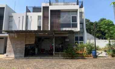 Dijual Rumah Lumina Hills 2,5 Lantai, dekat LRT TSM CIbubur