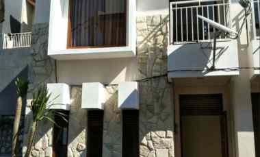 Rumah Villa Murah Cantik Strategis View Pegunungan di Kota Batu