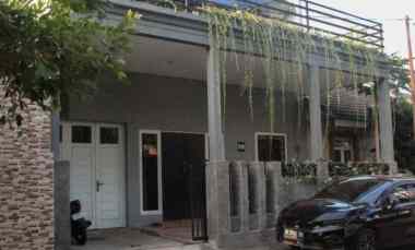 Edisi BU Turun Harga Rumah Villa 3 Lantai di Perumahan Saxophone Malan