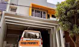 Rumah dengan Kolam Renang Pribadi Villa Nusa Indah Cibubur