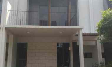Dijual Cepat Rumah Bagus Attic di Wisteria Metland JGC Cakung Jakarta