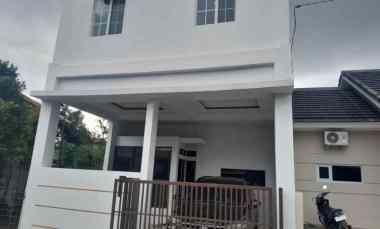 dijual rumah pinus regency
