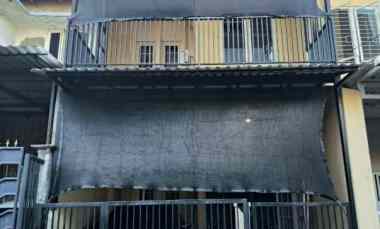 Rumah 2 Lantai Bersih Terawat, Siap Huni di Ploso, Surabaya Timur