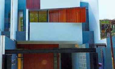 Rumah Baru 2 Lantai Lokasi Strategis Pondok Bambu Jakarta Timur