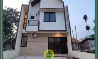 Rumah 2 Lt Scandinavian dekat Kantor Walkot TangSel di Pamulang