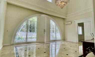 Rumah Mewah 2Lt Bagus Strategis Semi Furnished SHM di Pondok Indah