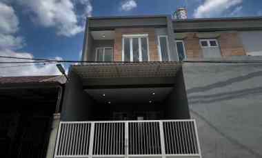 New Minimalis 2 Lantai Pondok Tjandra Sidoarjo Row Jalan 2 Mobil