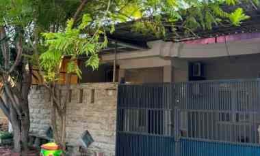 Dijual Rumah Puri Surya Jaya Sidoarjo, Lebar 7m Semi Furnish