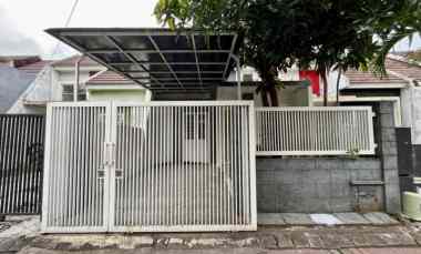 Rumah 1 lantai Purimas Rungkut Surabaya, Minimalis Carport 1 Mobil