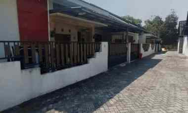 Rumah Siap Huni Bonus Furniture dekat Ringin Purwomartani dalam Cluste