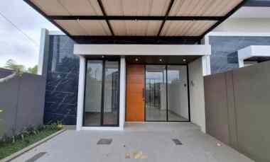 Rumah Modern Strategis di Purwomartani dekat Kampus Unriyo