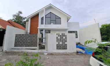 Rumah Baru Design Scandinavian Timur Candi Sambisari di Kalasan