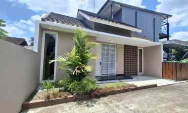 dijual rumah purwomartani kalasan