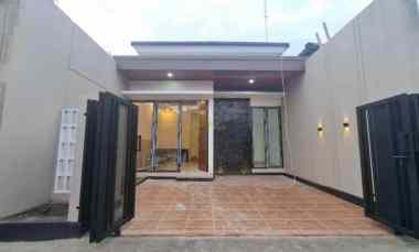 Rumah Baru, Murah, Carpot 2 Mobil dekat Rumah Sakit Islam Yogyakarta P