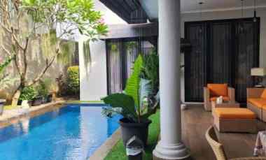 Rumah Minimalis Unique Kolam Renang Boulevard Raffles Hills Cibubur