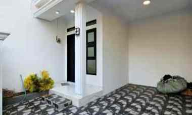 Cluster Baru 2 La86ntai di Mampang Depok Selangkah Gerbang Tol Sawanga