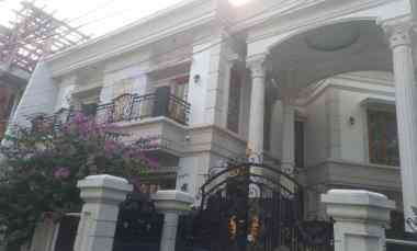 Rumah Mewah Furnished Plus Kamar Kost Strategis di Rawamangun Jakarta