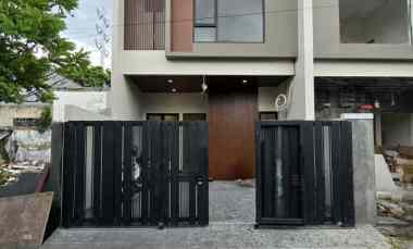 Rumah Minimalis Lokasi Strategis dekat Mall Arion Rawamangun