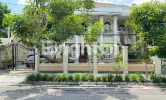 Turun Harga, Raya Dharmahusada, Mewah Siap Huni di Nol Jalan Raya