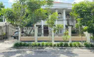 Rumah Mewah Furnished Raya Dharmahusada, Strategis di Surabaya Timur