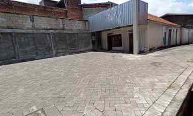 Rumah Hitung Tanah Prospek Bagus di Raya Kaliwaron, Surabaya Timur