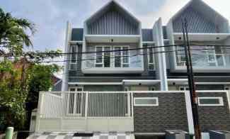 New Scandinavian 2 Lantai Raya Manyar Tirtomoyo dekat Sekolah Petra