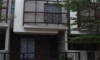 Rumah di Ngagel Tengah Kota, SHM, dekat Manyar Nginden, Kertajaya