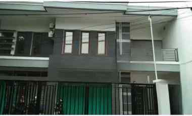 Rumah Kos 2 Lantai Raya Panjang Jiwo Permai dekat Kampus Ubaya, Rungku